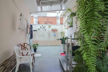 Casa à venda com 131m², 3 quartos e 3 vagas Casa à venda com 131m², 3 quartos e 3 vagasQuintal