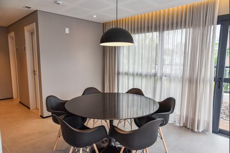Apartamento à venda com 42m², 1 quarto e 1 vaga Apartamento à venda com 42m², 1 quarto e 1 vagaÁrea comum - Sala de carteado