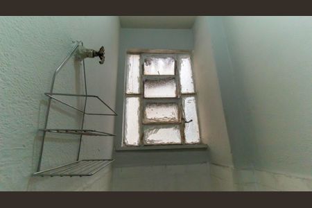 Apartamento à venda com 74m², 2 quartos e sem vaga Apartamento à venda com 74m², 2 quartos e sem vagaBanheiro de Serviço