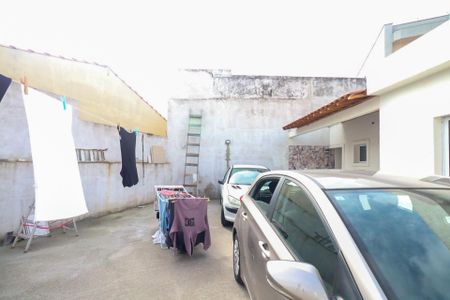 Casa à venda com 100m², 2 quartos e 4 vagas Casa à venda com 100m², 2 quartos e 4 vagasGaragem