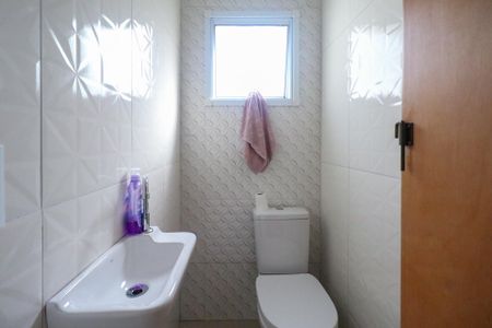 Casa à venda com 100m², 2 quartos e 4 vagas Casa à venda com 100m², 2 quartos e 4 vagasLavabo