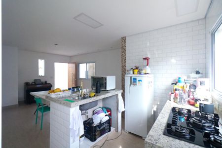 Casa à venda com 100m², 2 quartos e 4 vagas Casa à venda com 100m², 2 quartos e 4 vagasCozinha