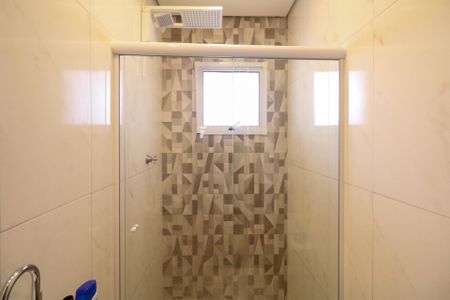 Casa à venda com 100m², 2 quartos e 4 vagas Casa à venda com 100m², 2 quartos e 4 vagasBanheiro da Suíte 1