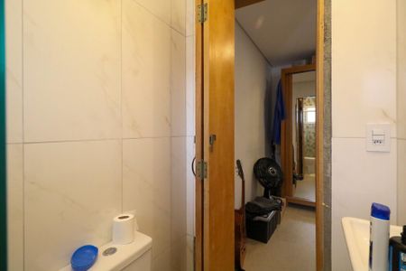 Casa à venda com 100m², 2 quartos e 4 vagas Casa à venda com 100m², 2 quartos e 4 vagasBanheiro da Suíte 1