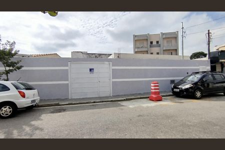 Casa à venda com 100m², 2 quartos e 4 vagas Casa à venda com 100m², 2 quartos e 4 vagasFachada