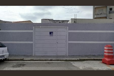 Casa à venda com 100m², 2 quartos e 4 vagas Casa à venda com 100m², 2 quartos e 4 vagasFachada