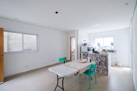 Casa à venda com 100m², 2 quartos e 4 vagas Casa à venda com 100m², 2 quartos e 4 vagasSala