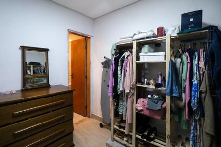 Casa à venda com 100m², 2 quartos e 4 vagas Casa à venda com 100m², 2 quartos e 4 vagasCloset da Suíte 2