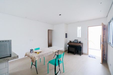 Casa à venda com 100m², 2 quartos e 4 vagas Casa à venda com 100m², 2 quartos e 4 vagasSala