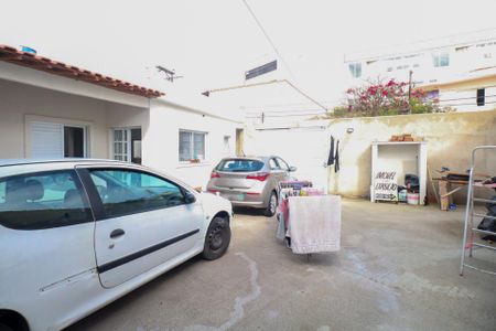 Casa à venda com 100m², 2 quartos e 4 vagas Casa à venda com 100m², 2 quartos e 4 vagasGaragem
