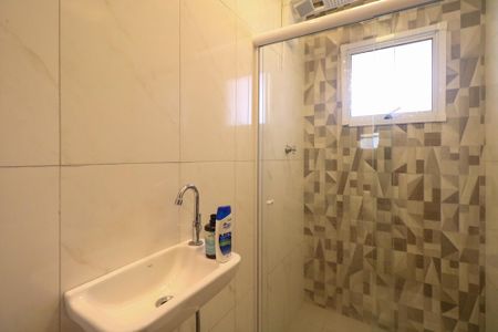 Casa à venda com 100m², 2 quartos e 4 vagas Casa à venda com 100m², 2 quartos e 4 vagasBanheiro da Suíte 1