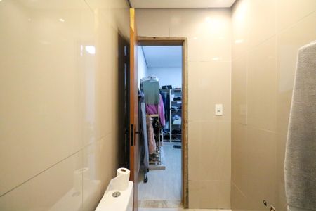 Casa à venda com 100m², 2 quartos e 4 vagas Casa à venda com 100m², 2 quartos e 4 vagasBanheiro da Suíte 2