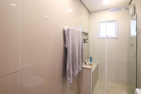 Casa à venda com 100m², 2 quartos e 4 vagas Casa à venda com 100m², 2 quartos e 4 vagasBanheiro da Suíte 2