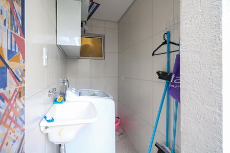 Casa à venda com 100m², 2 quartos e 4 vagas Casa à venda com 100m², 2 quartos e 4 vagasÁrea de Serviço