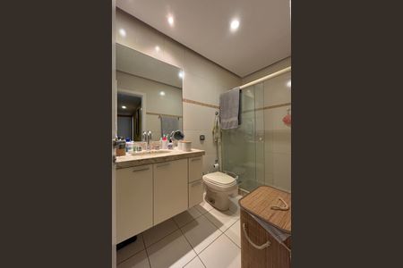 Apartamento à venda com 114m², 2 quartos e 2 vagas Apartamento à venda com 114m², 2 quartos e 2 vagasBanheiro social