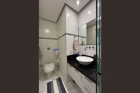 Apartamento à venda com 114m², 2 quartos e 2 vagas Apartamento à venda com 114m², 2 quartos e 2 vagasBanheiro da Suíte