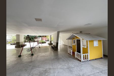 Apartamento à venda com 114m², 2 quartos e 2 vagas Apartamento à venda com 114m², 2 quartos e 2 vagasÁrea comum - playground