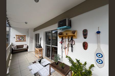 Apartamento à venda com 114m², 2 quartos e 2 vagas Apartamento à venda com 114m², 2 quartos e 2 vagasVaranda da Sala