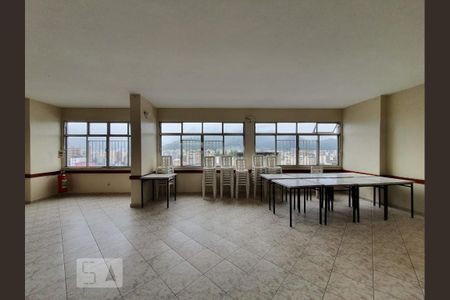 Apartamento à venda com 75m², 2 quartos e sem vagaÁrea comum - Salão de festas
