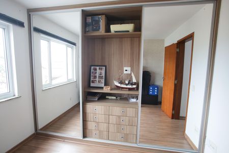 Casa de condomínio à venda com 120m², 4 quartos e 1 vaga Casa de condomínio à venda com 120m², 4 quartos e 1 vagaSuíte 2