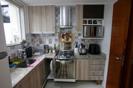 Casa de condomínio à venda com 120m², 4 quartos e 1 vaga Casa de condomínio à venda com 120m², 4 quartos e 1 vagaCozinha