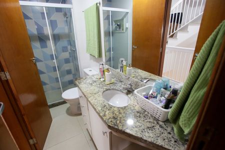 Casa de condomínio à venda com 120m², 4 quartos e 1 vaga Casa de condomínio à venda com 120m², 4 quartos e 1 vagaBanheiro da Suíte 1