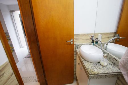 Casa de condomínio à venda com 120m², 4 quartos e 1 vaga Casa de condomínio à venda com 120m², 4 quartos e 1 vagaLavabo