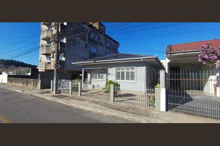 Casa para alugar com 60m², 2 quartos e sem vagaFachada