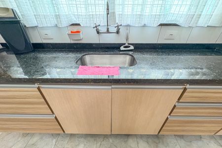 Casa à venda com 270m², 3 quartos e 4 vagas Casa à venda com 270m², 3 quartos e 4 vagasCozinha