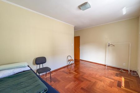 Casa à venda com 270m², 3 quartos e 4 vagas Casa à venda com 270m², 3 quartos e 4 vagasQuarto 2