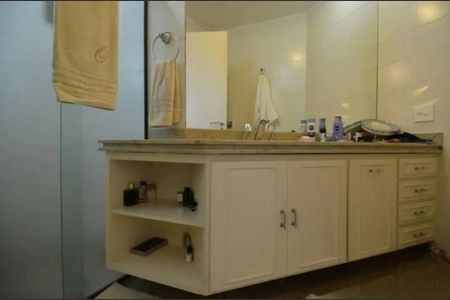 Apartamento à venda com 256m², 4 quartos e 4 vagas Apartamento à venda com 256m², 4 quartos e 4 vagasFoto 01