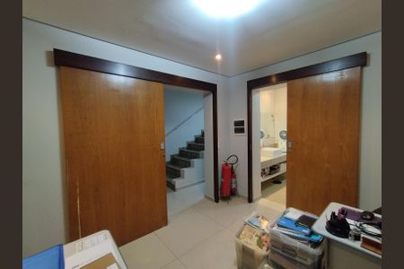 Casa para alugar com 440m², 5 quartos e 4 vagasEscritório