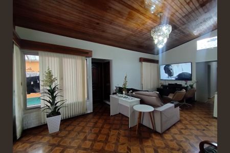 Casa para alugar com 440m², 5 quartos e 4 vagasSala
