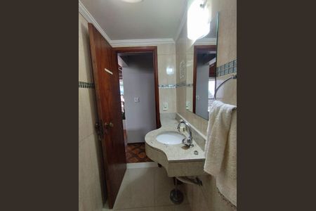 Casa para alugar com 440m², 5 quartos e 4 vagasBanheiro 2