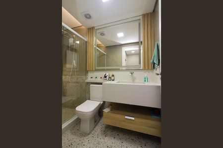 Apartamento à venda com 80m², 2 quartos e sem vagaBanheiro da Suíte