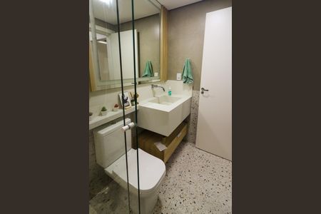 Apartamento à venda com 80m², 2 quartos e sem vagaBanheiro da Suíte