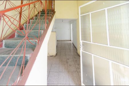 Casa para alugar com 405m², 3 quartos e 5 vagasEscada