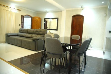 Casa à venda com 270m², 4 quartos e 3 vagasSala