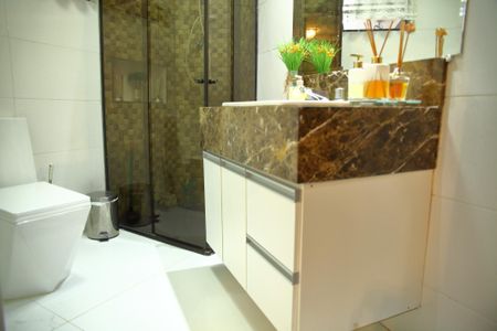 Casa à venda com 270m², 4 quartos e 3 vagasLavabo