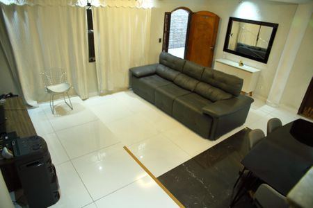 Casa à venda com 270m², 4 quartos e 3 vagasSala