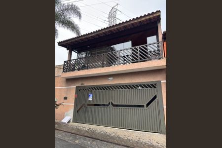 Casa à venda com 270m², 4 quartos e 3 vagasFachada
