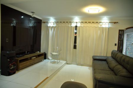 Casa à venda com 270m², 4 quartos e 3 vagasSala