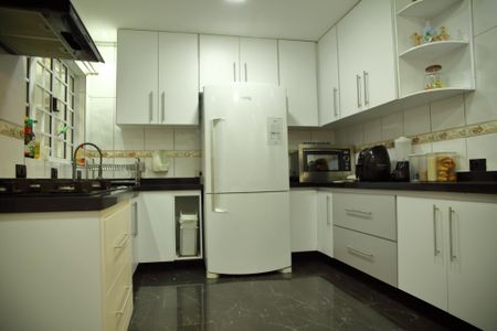 Casa à venda com 270m², 4 quartos e 3 vagasCozinha