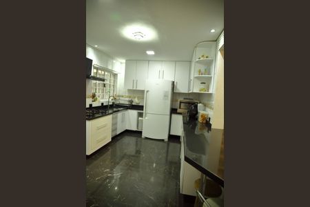 Casa à venda com 270m², 4 quartos e 3 vagasCozinha