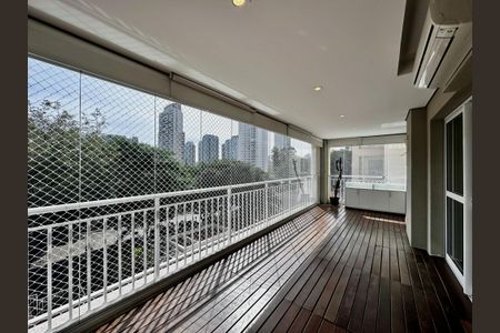 Apartamento à venda com 175m², 4 quartos e 3 vagasVaranda