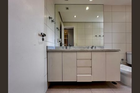 Apartamento à venda com 175m², 4 quartos e 3 vagasBanheiro Suíte 1