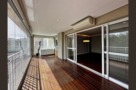 Apartamento à venda com 175m², 4 quartos e 3 vagasVaranda