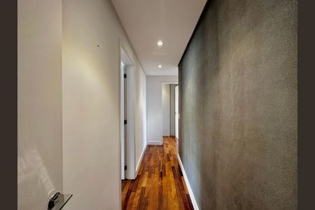 Apartamento à venda com 175m², 4 quartos e 3 vagasCorredor Quartos