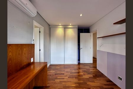 Apartamento à venda com 175m², 4 quartos e 3 vagasSuíte 2