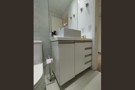 Apartamento à venda com 370m², 4 quartos e 4 vagas Apartamento à venda com 370m², 4 quartos e 4 vagasBanheiro 1